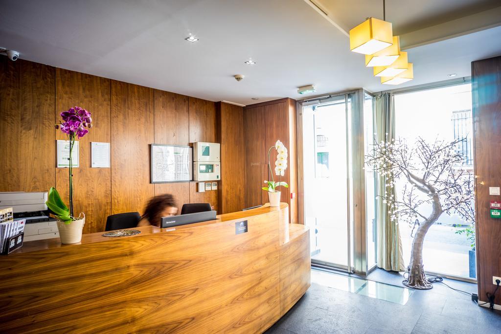 Art Hotel Congres Париж Экстерьер фото